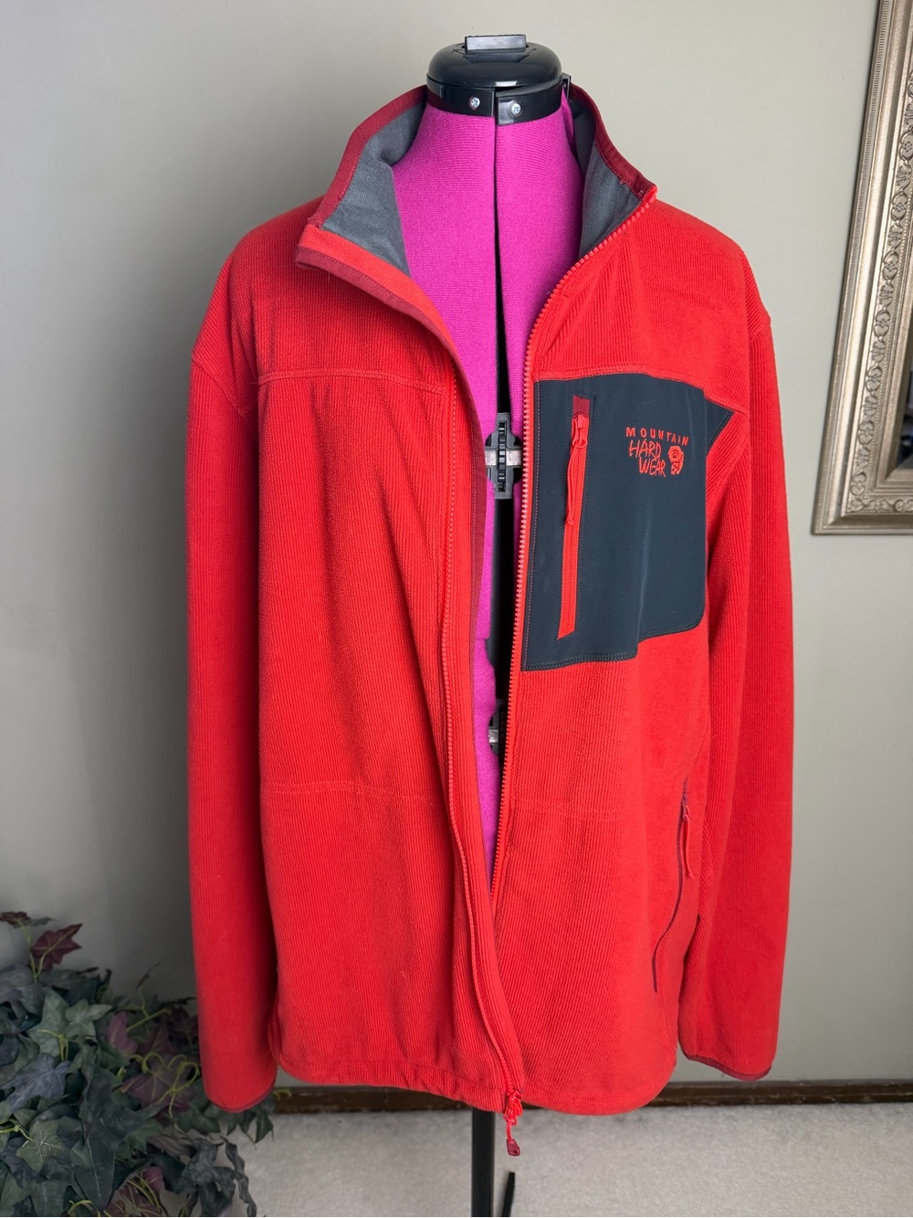 Mountain Hardwear-Mens Fleece with cozy lining,Red/Black full zip jacket